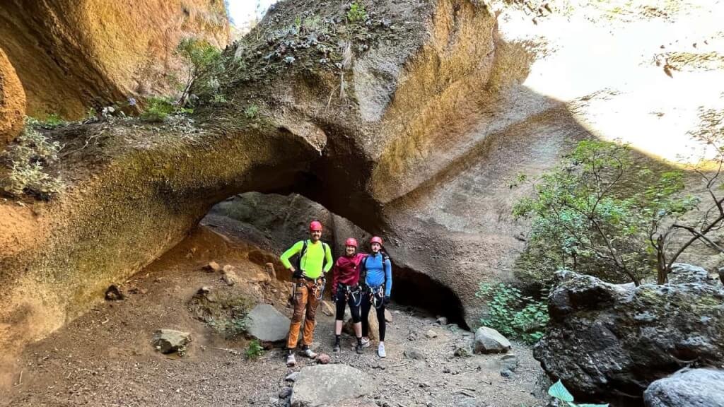 Barranco de los Arcos canyoning