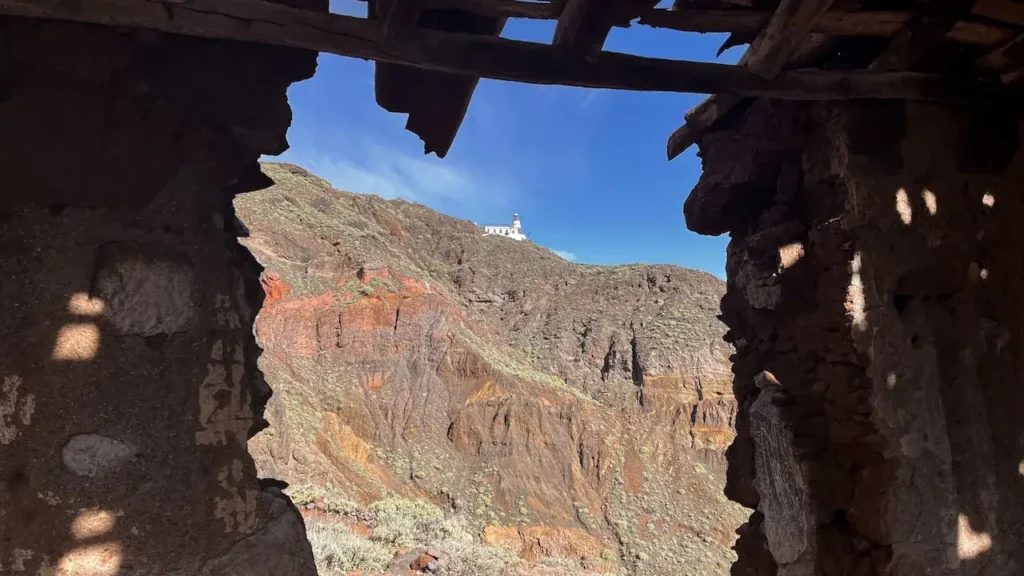 Chamorga-TF-6-trail-view-through-the-Casas-Blancas-window-at-the-Faro-de-Anaga (1)