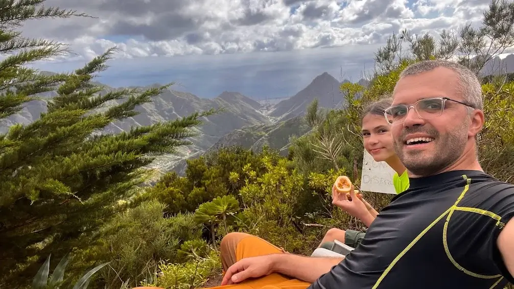 A father and daughter enjoing the view in Anaga Rural Park (trail TF-3 between Valle Brosque and Casa Forestal).