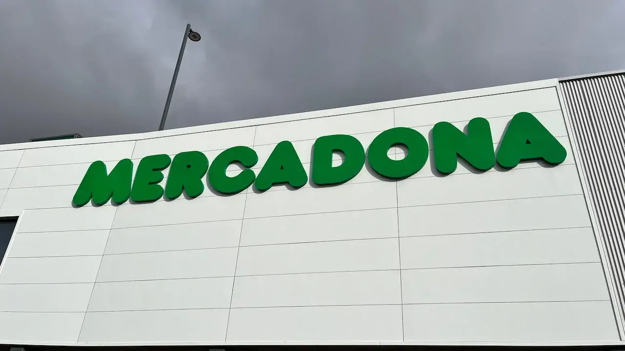 Mercadona logo on a store facade in Tenerife